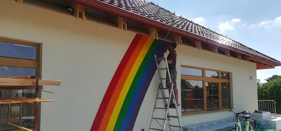 Školka se obléká do barev
