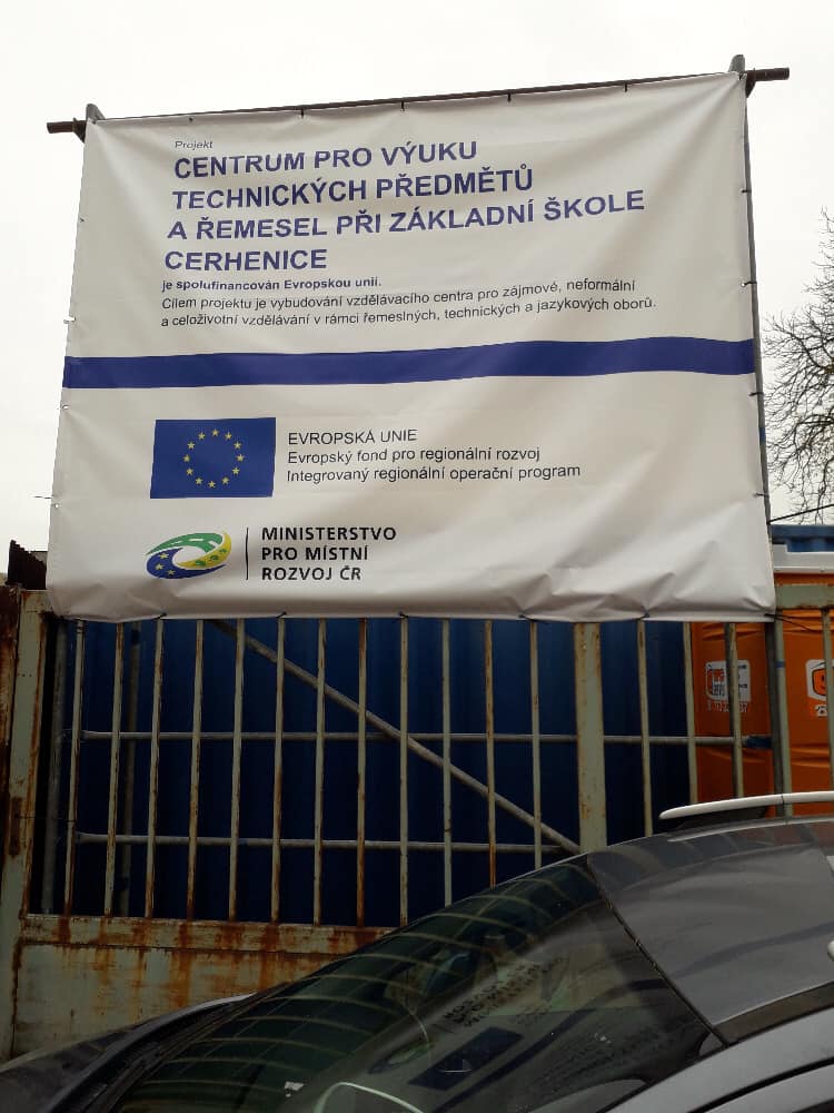 Přeměny zchátralého cukrovaru na školní dílny, duben 2019